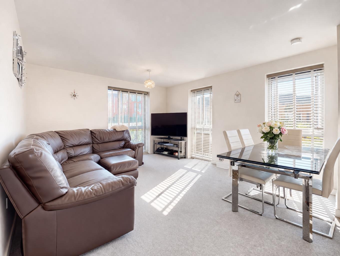 2 bed property in Atlantic Avenue, Milton Keynes